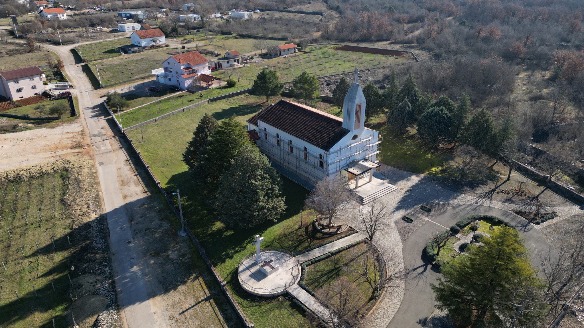 Foto: Započelo renoviranje  crkve sv. Nikole Tavelića u Radišićima